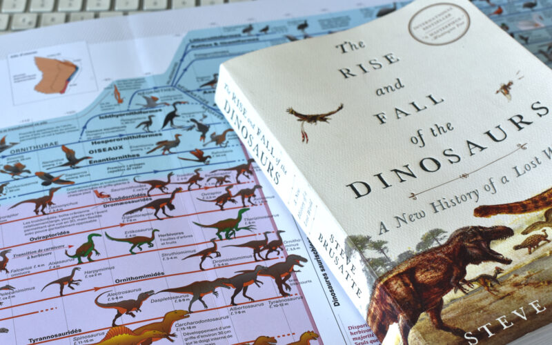 Lectures croisÃ©es: Le triomphe et la chute des dinosaures et Lâ€™Atlas des vertÃ©brÃ©s